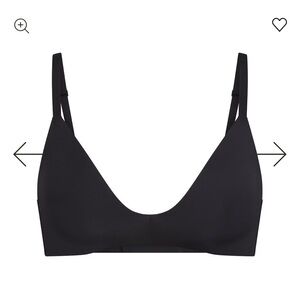 SKIMS wireless form T-shirt bra